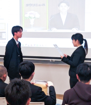 鈴鹿高等学校様でのひまわり防災検定受検の様子